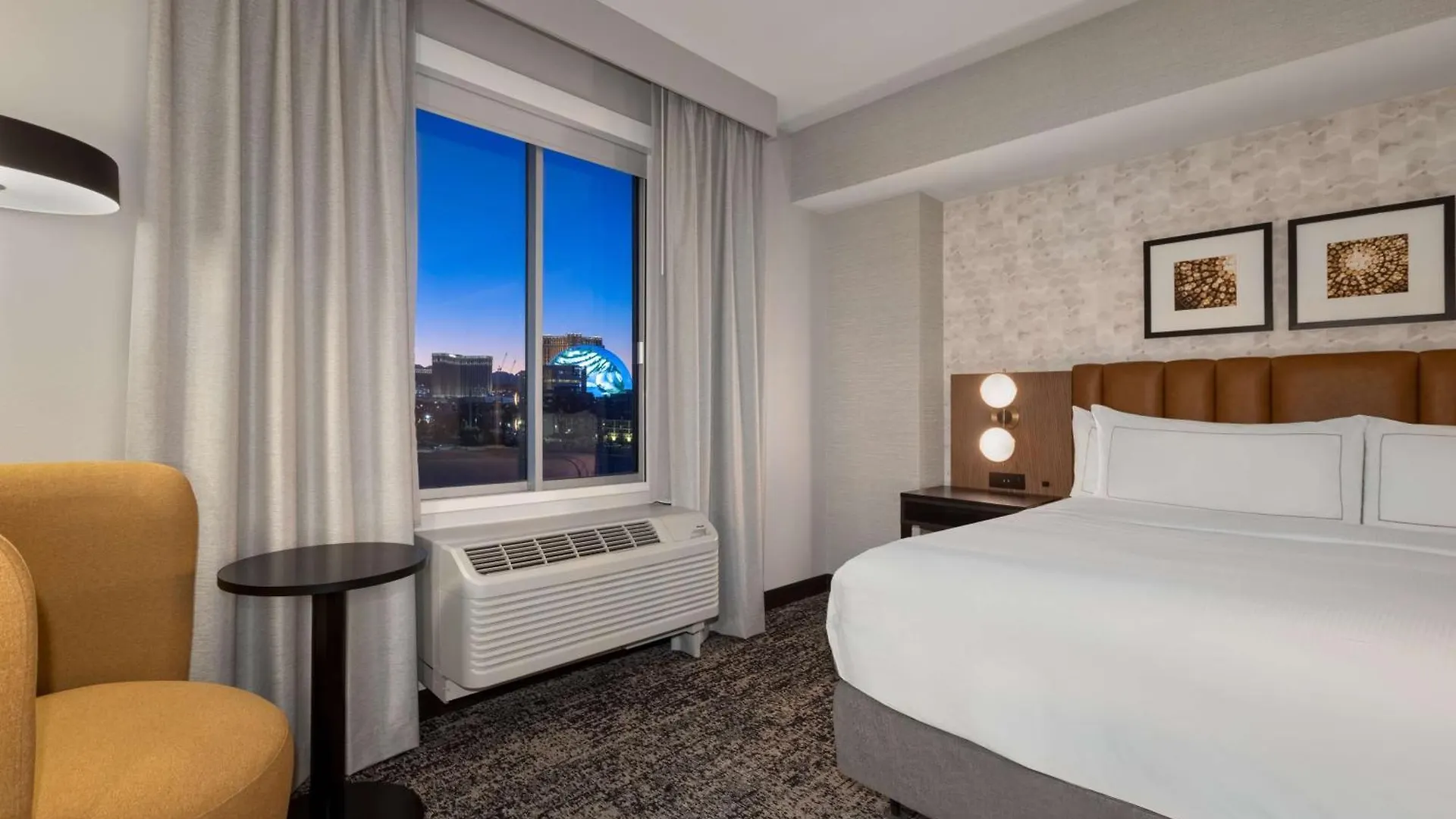 Doubletree By Hilton Las Vegas East Flamingo 4*,